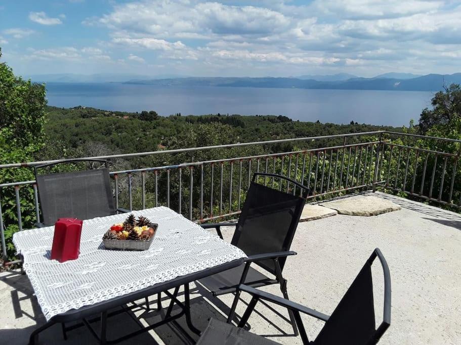 Cosy Studio With Breathtaking View Gaios Exterior photo